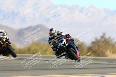 media/Jan-09-2022-SoCal Trackdays (Sun) [[2b1fec8404]]/Turn 14 (10am)/